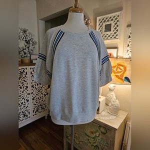 Evereve Byron Varsity Short Sleeve Sweatshirt Gray with Blue Accents Sz XL